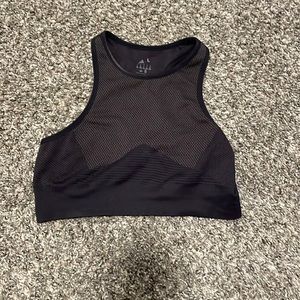 We ok sports bra size large